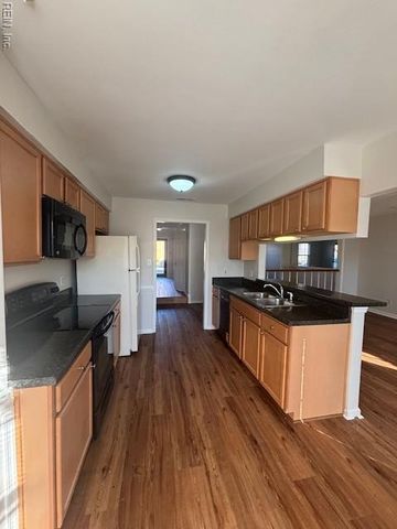 1041 Tottenham LN, Virginia Beach, VA 23454