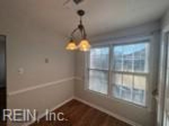 1041 Tottenham LN, Virginia Beach, VA 23454