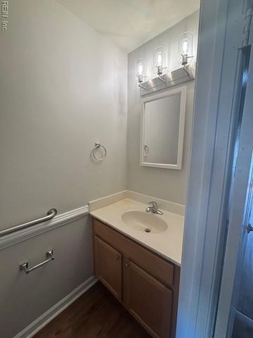 1041 Tottenham LN, Virginia Beach, VA 23454