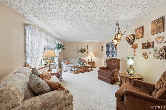 125 Brookside Terrace West, Tonawanda, NY 14150