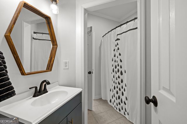 375 Woodcreek Lane, Fayetteville, GA 30215