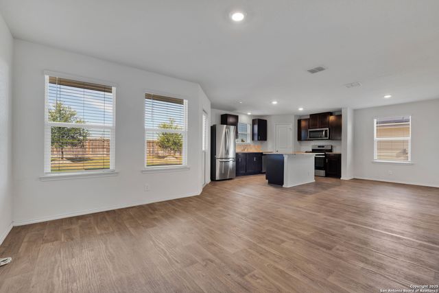 15668 Crimson Topaz, San Antonio, TX 78253