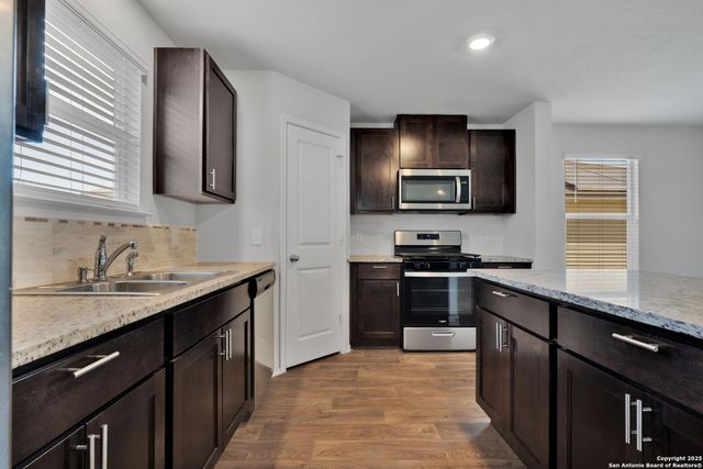 15668 Crimson Topaz, San Antonio, TX 78253