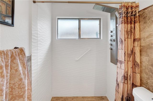 6511 Royal Woods DR, Fort Myers, FL 33908