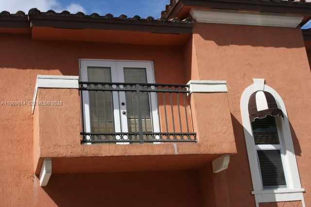 5988 SW 8th St 2, West Miami, FL 33144