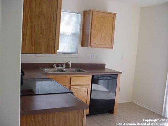 8912 SCARLET CRK, Universal City, TX 78148