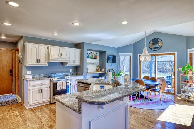 W157N7420 Stonewood CIRCLE, Menomonee Falls, WI 53051