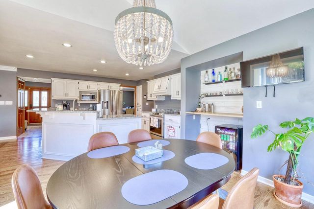 W157N7420 Stonewood CIRCLE, Menomonee Falls, WI 53051