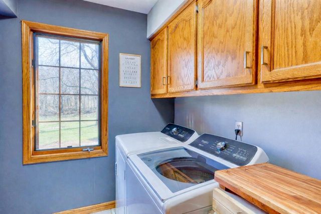 W157N7420 Stonewood CIRCLE, Menomonee Falls, WI 53051