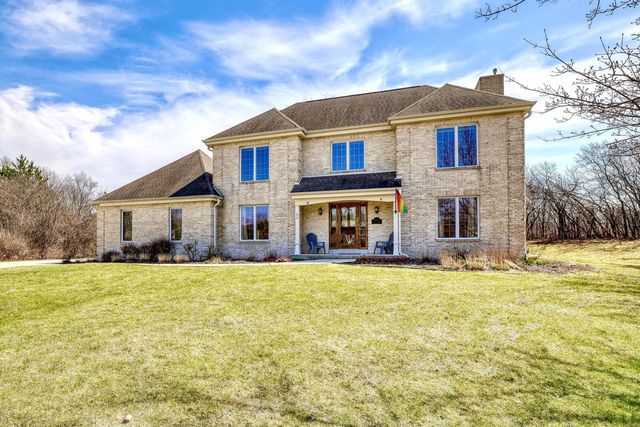 W157N7420 Stonewood CIRCLE, Menomonee Falls, WI 53051