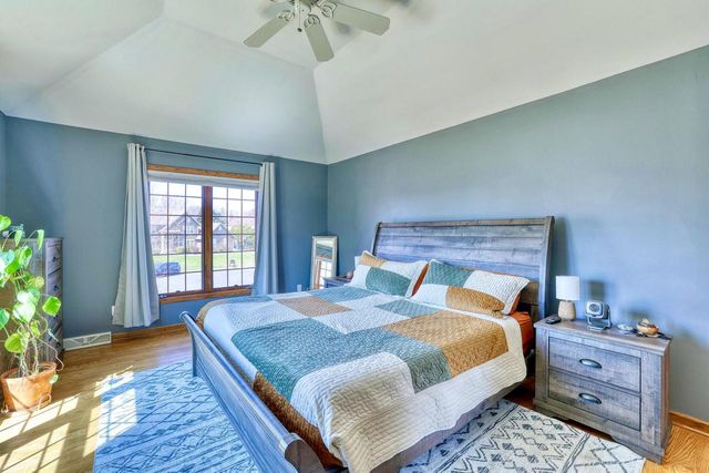 W157N7420 Stonewood CIRCLE, Menomonee Falls, WI 53051