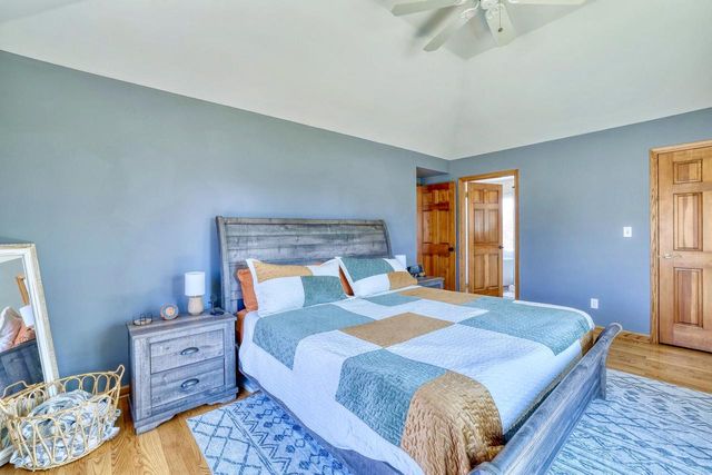 W157N7420 Stonewood CIRCLE, Menomonee Falls, WI 53051