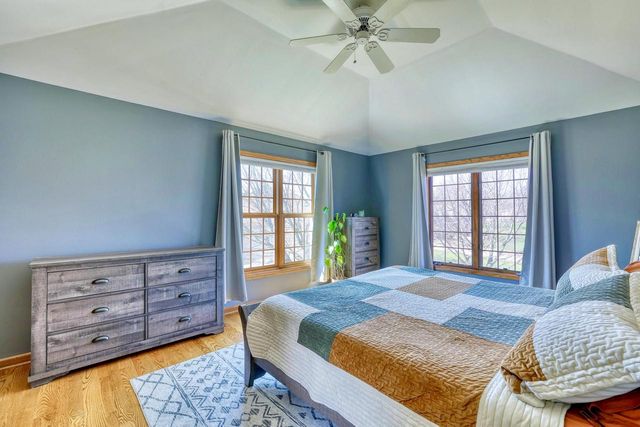 W157N7420 Stonewood CIRCLE, Menomonee Falls, WI 53051