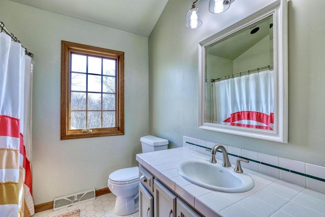 W157N7420 Stonewood CIRCLE, Menomonee Falls, WI 53051