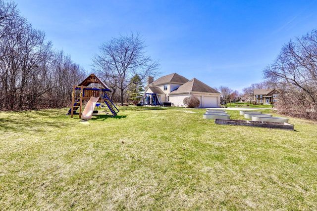 W157N7420 Stonewood CIRCLE, Menomonee Falls, WI 53051