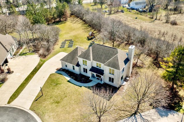 W157N7420 Stonewood CIRCLE, Menomonee Falls, WI 53051