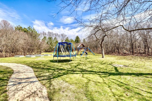 W157N7420 Stonewood CIRCLE, Menomonee Falls, WI 53051