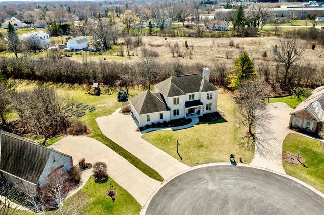 W157N7420 Stonewood CIRCLE, Menomonee Falls, WI 53051