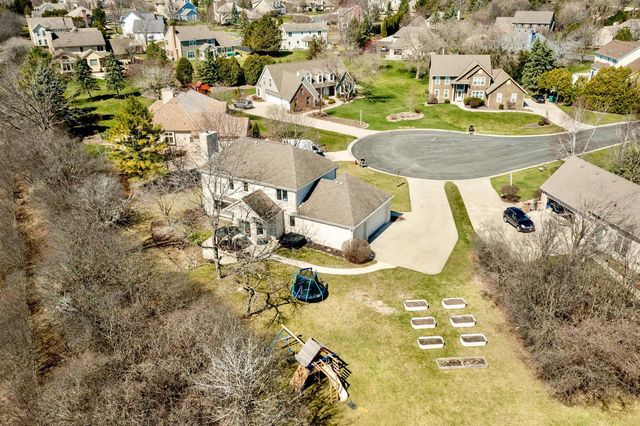 W157N7420 Stonewood CIRCLE, Menomonee Falls, WI 53051