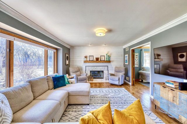 W157N7420 Stonewood CIRCLE, Menomonee Falls, WI 53051