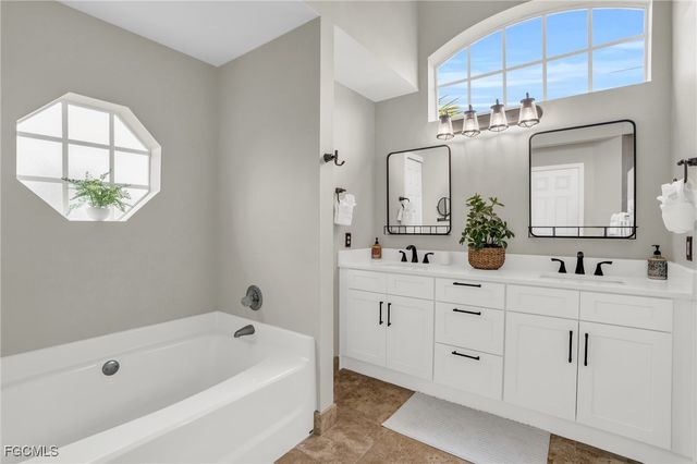 4122 SW 23rd PL, Cape Coral, FL 33914