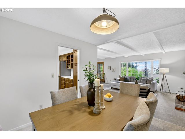 137 DEL PRADO St, Lake Oswego, OR 97035