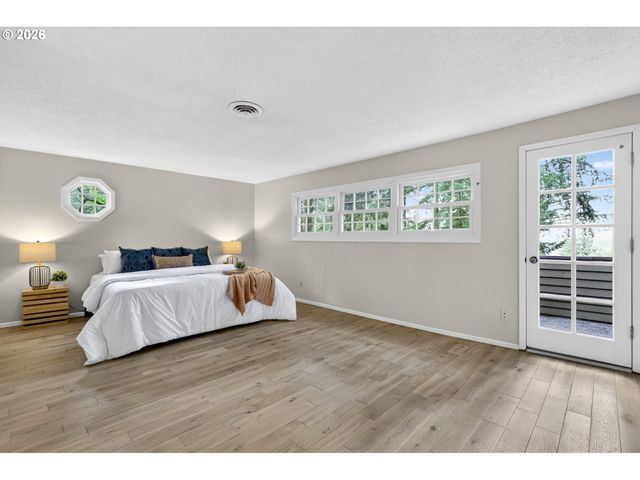 137 DEL PRADO St, Lake Oswego, OR 97035