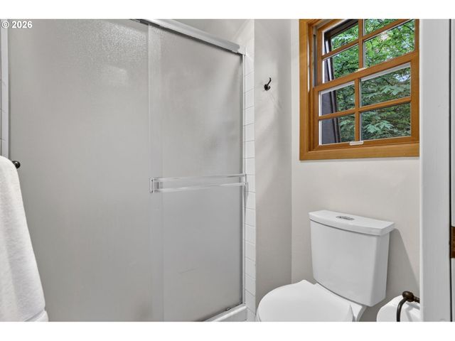 137 DEL PRADO St, Lake Oswego, OR 97035