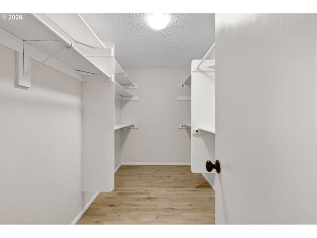 137 DEL PRADO St, Lake Oswego, OR 97035