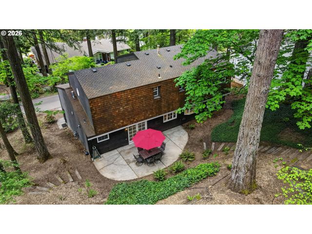137 DEL PRADO St, Lake Oswego, OR 97035