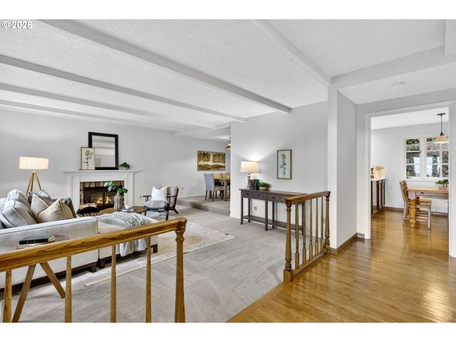 137 DEL PRADO St, Lake Oswego, OR 97035