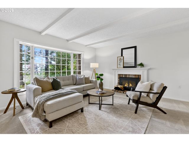 137 DEL PRADO St, Lake Oswego, OR 97035