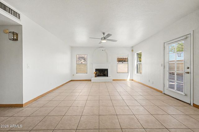 9555 S PALM Drive, Tempe, AZ 85284