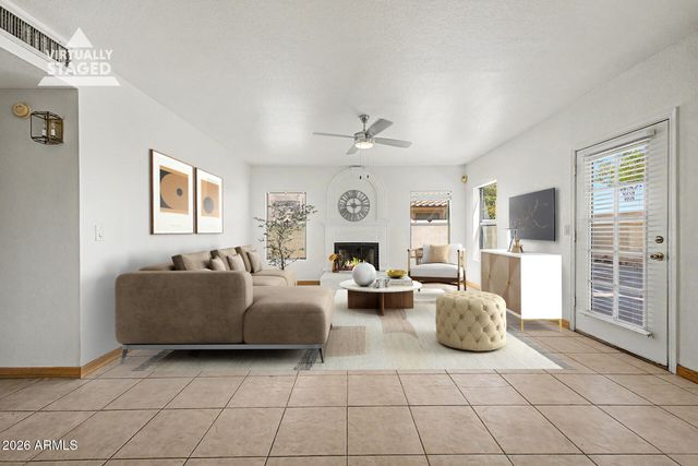 9555 S PALM Drive, Tempe, AZ 85284