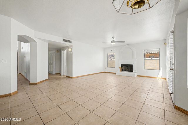 9555 S PALM Drive, Tempe, AZ 85284