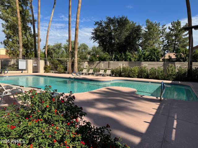 9555 S PALM Drive, Tempe, AZ 85284