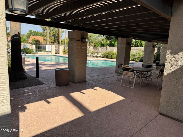 9555 S PALM Drive, Tempe, AZ 85284