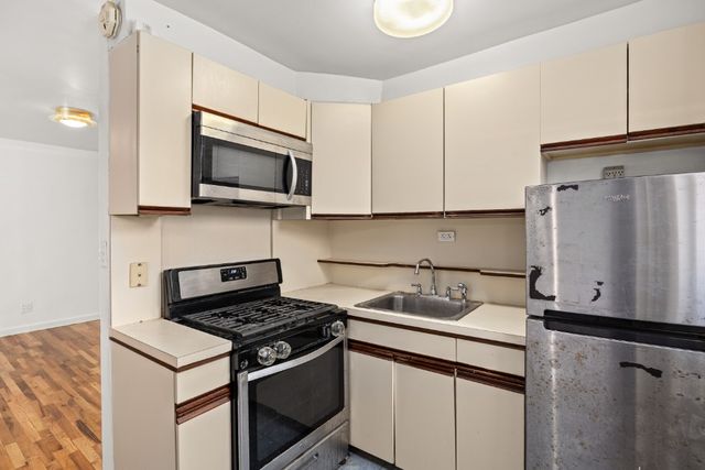 6730 Clyde St Apt 6G, New York City, NY 11375