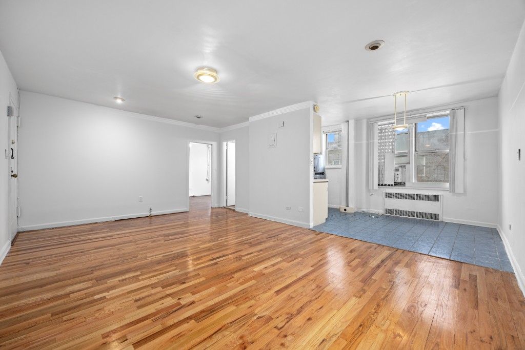 6730 Clyde St Apt 6G, New York City, NY 11375