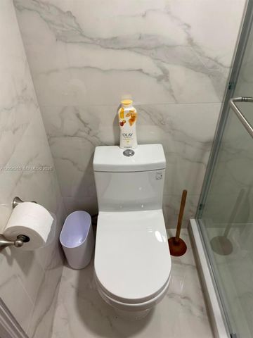 150 Ocean Lane Drive 8B, Key Biscayne, FL 33149