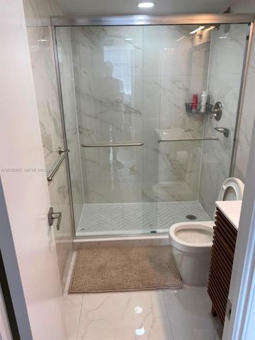 150 Ocean Lane Drive 8B, Key Biscayne, FL 33149