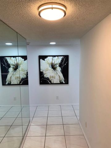 150 Ocean Lane Drive 8B, Key Biscayne, FL 33149
