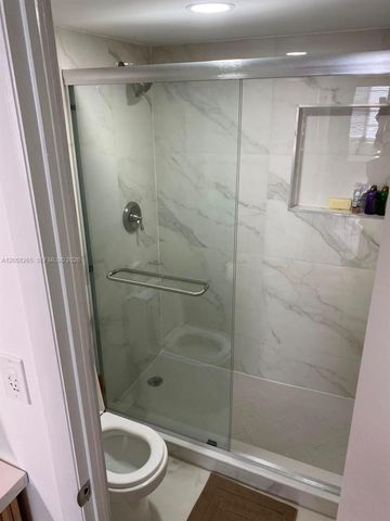 150 Ocean Lane Drive 8B, Key Biscayne, FL 33149