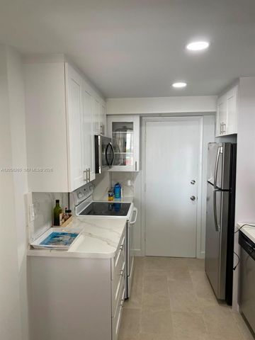150 Ocean Lane Drive 8B, Key Biscayne, FL 33149