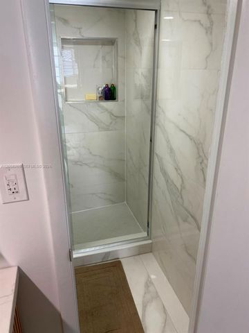 150 Ocean Lane Drive 8B, Key Biscayne, FL 33149