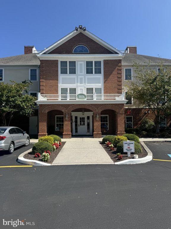 1101 S Schumaker Dr Apt 203, Salisbury, MD 21804