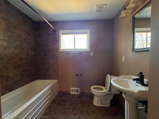 3034 LAURENCEKIRK RD, Memphis, TN 38128