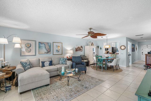 2898 SW 22nd Circle 232a, Delray Beach, FL 33445