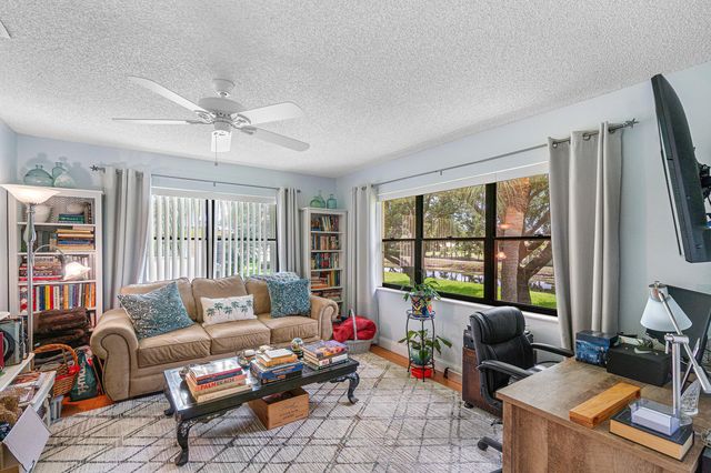 2898 SW 22nd Circle 232a, Delray Beach, FL 33445