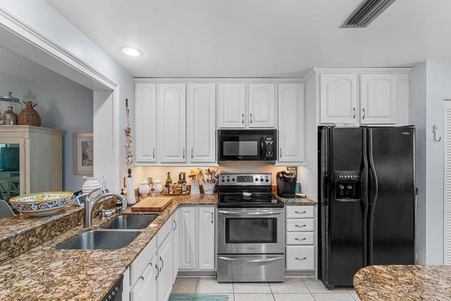 2898 SW 22nd Circle 232a, Delray Beach, FL 33445